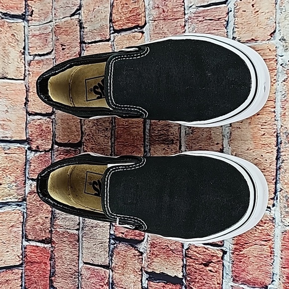 VANS CLASSIC SLIP ON SHOES, WOMANS SIZE 5.5 GUC - Picture 3 of 12